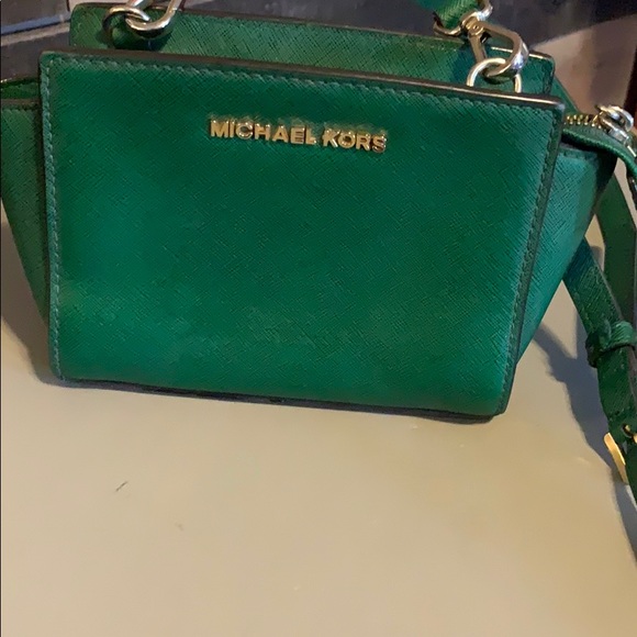 Small Michael Kors Crossbody - Picture 2 of 5